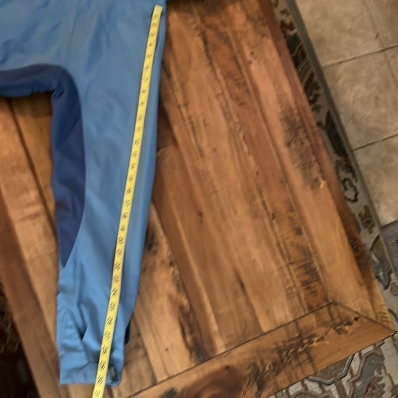 BURTON women’s snowboard jacket, Size Medium - Picture 8 of 13